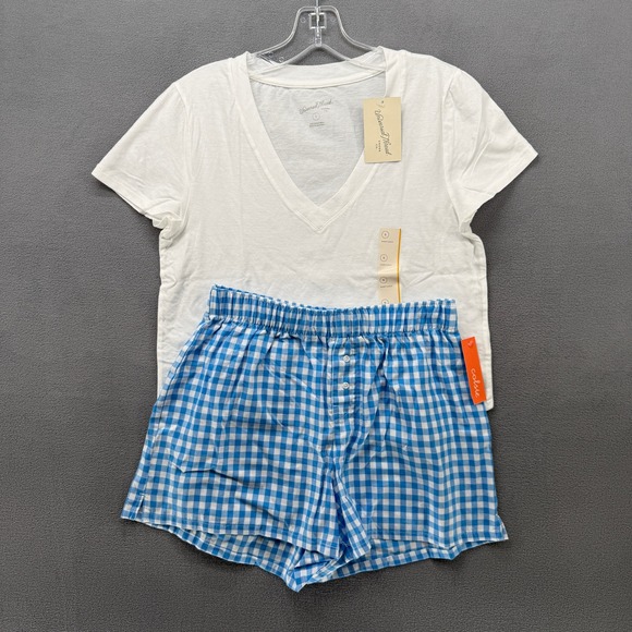 Universal Thread Other - NWT Universal Thread White V-Neck Tee & Colsie Gingham Pajama Shorts Set Small